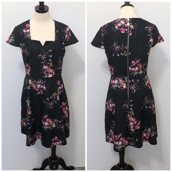 Modcloth Dresses & Skirts - ModCloth Yumi Fit and Flare Floral Dress Size 6/8